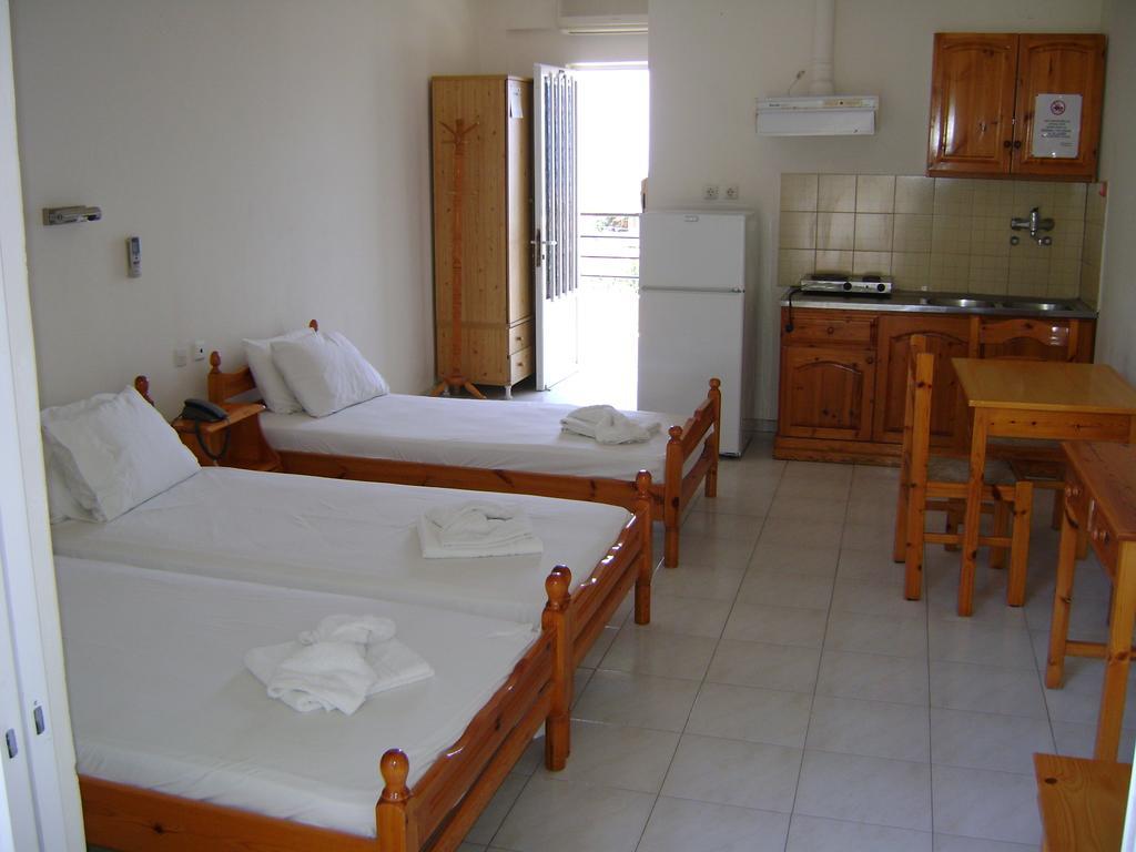 Hotel Kallithea Lutrá Edipszú Szoba fotó