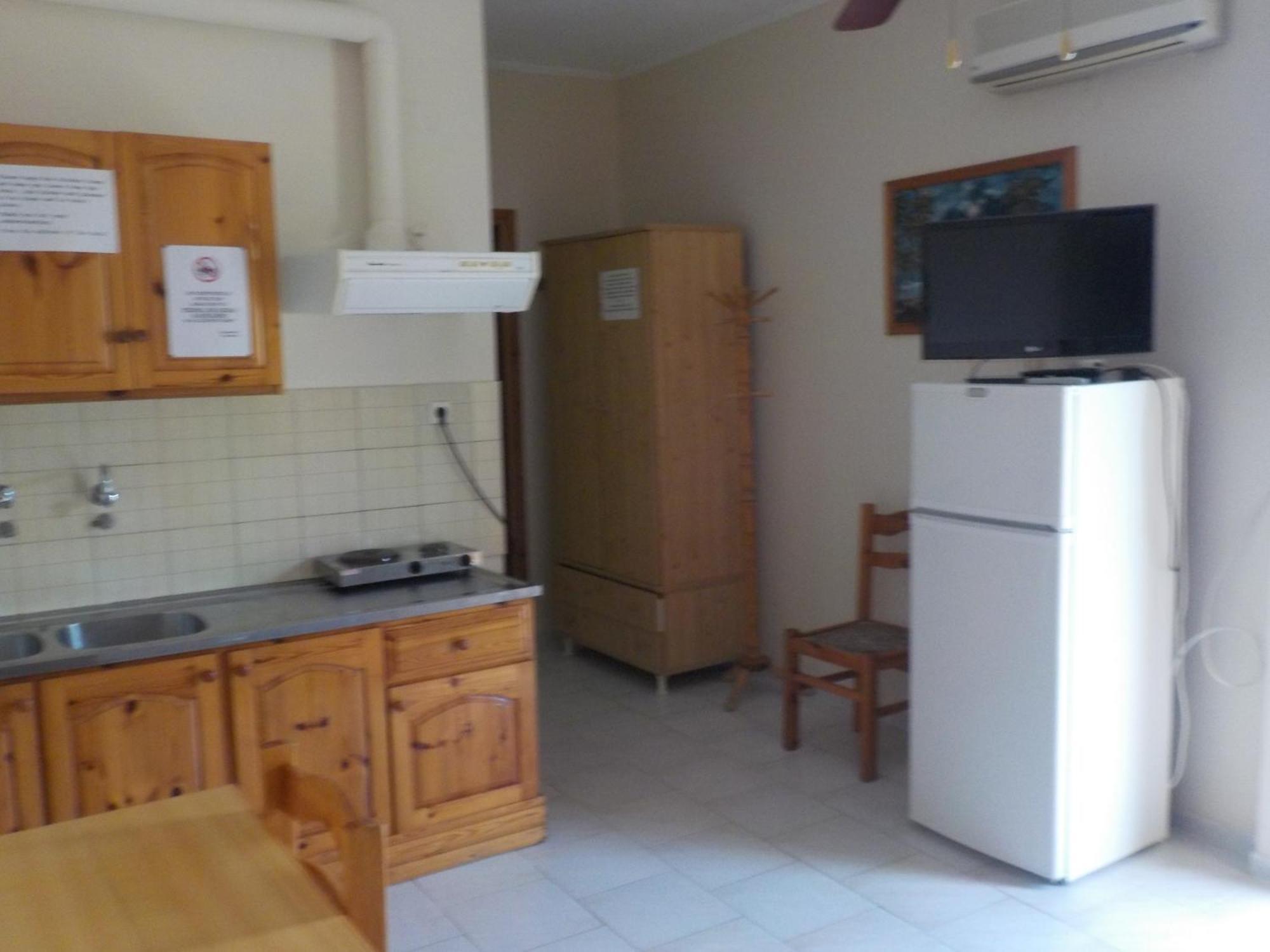 Hotel Kallithea Lutrá Edipszú Kültér fotó