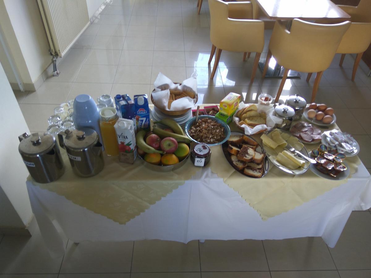 Hotel Kallithea Lutrá Edipszú Kültér fotó