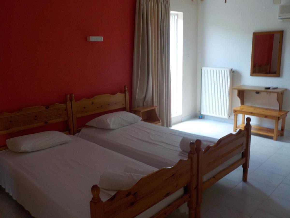 Hotel Kallithea Lutrá Edipszú Kültér fotó