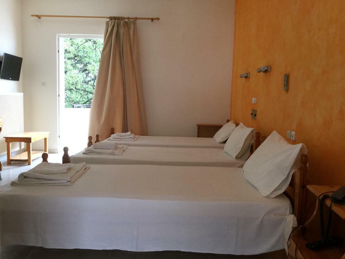 Hotel Kallithea Lutrá Edipszú Kültér fotó