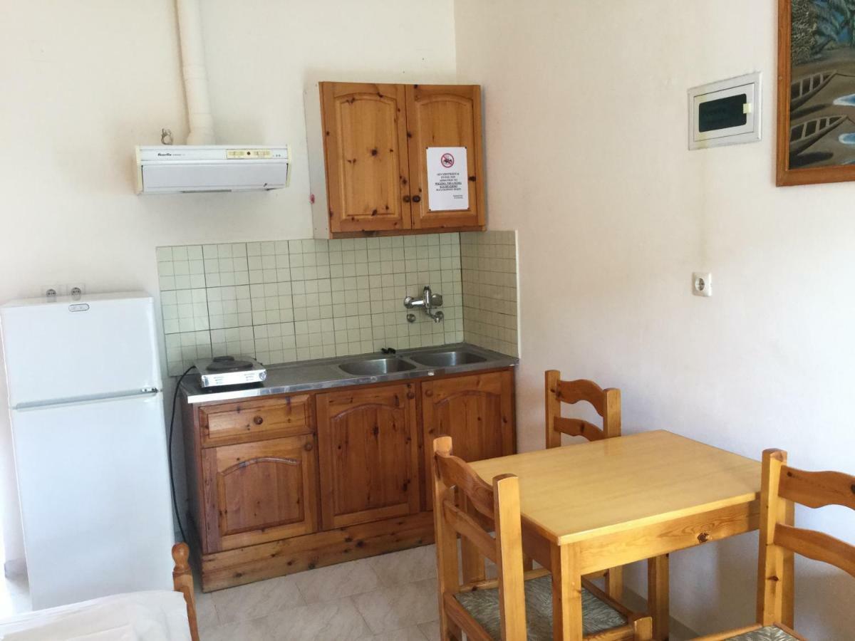 Hotel Kallithea Lutrá Edipszú Kültér fotó