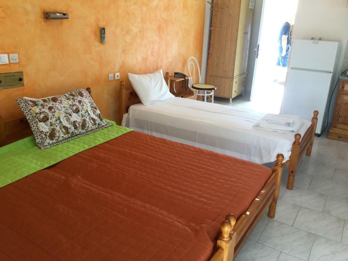 Hotel Kallithea Lutrá Edipszú Kültér fotó