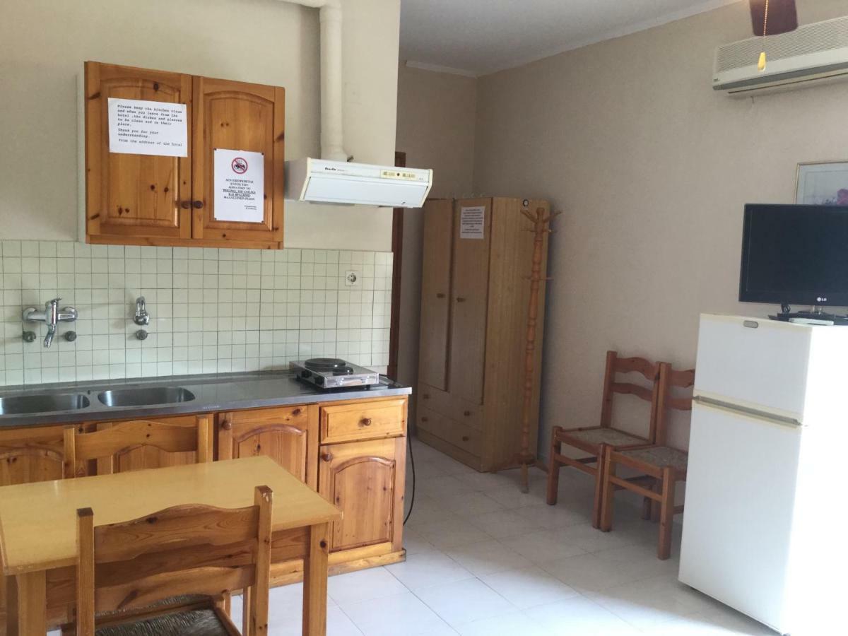 Hotel Kallithea Lutrá Edipszú Kültér fotó