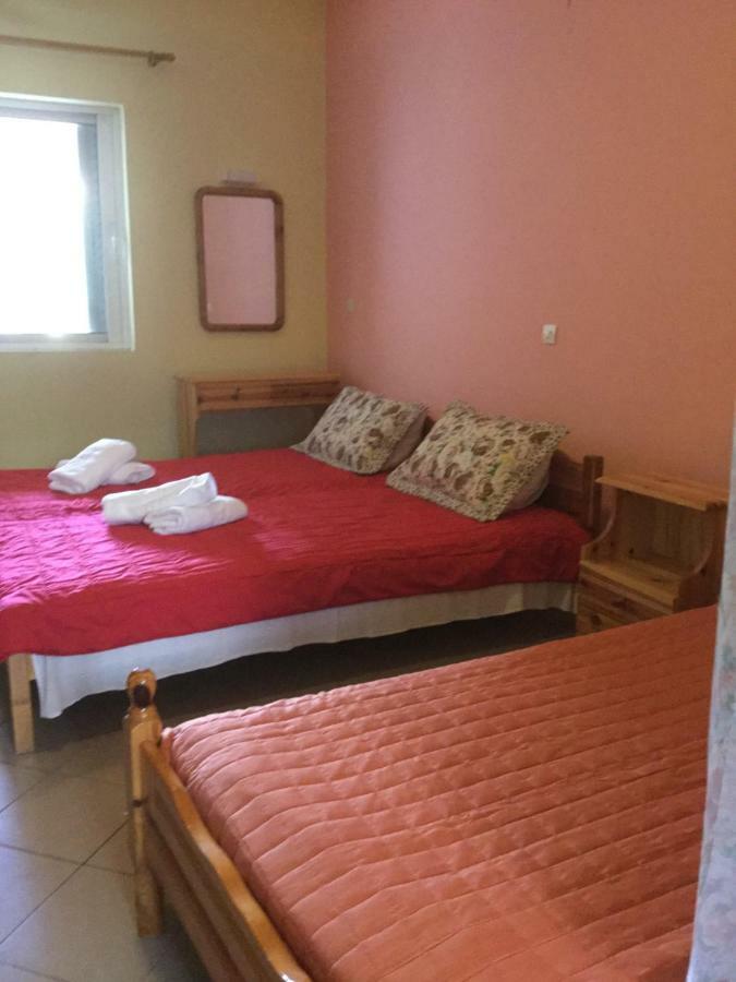 Hotel Kallithea Lutrá Edipszú Kültér fotó