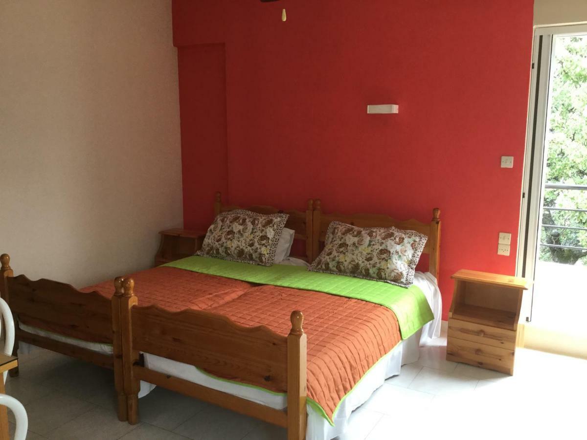 Hotel Kallithea Lutrá Edipszú Kültér fotó